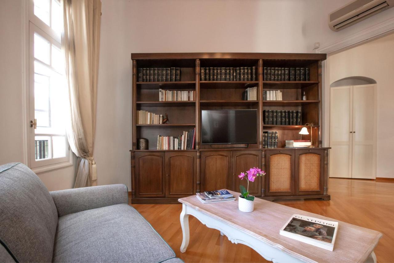 Neoclassical Apartment Close To Syntagma-Plaka By Ghh Athènes Extérieur photo